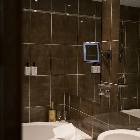 Epoque&apartments Hotel 4*