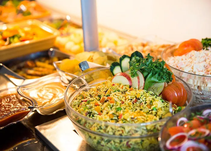 Epoque & מלון 4*