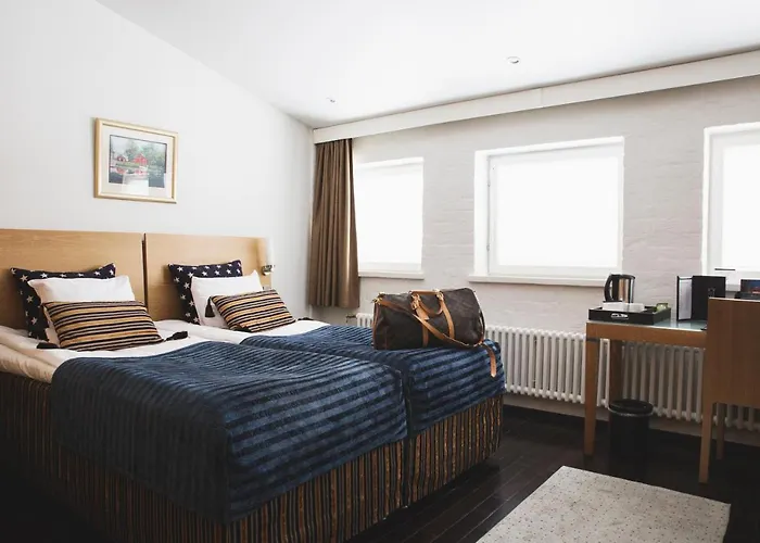 Epoque & פיטרסארי