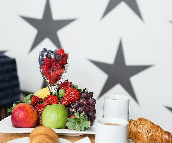 מלון Epoque & פיטרסארי