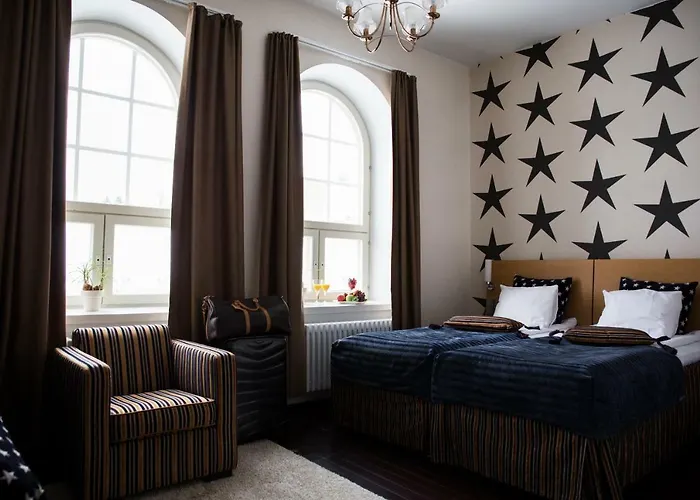 Epoque & מלון פיטרסארי