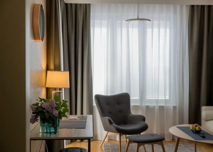 מלון Epoque & פיטרסארי