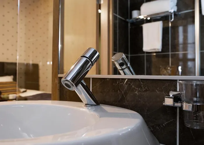 Epoque & מלון פיטרסארי