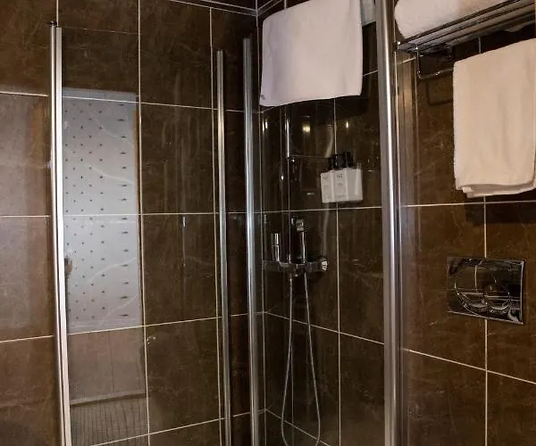 Epoque & 4* פיטרסארי